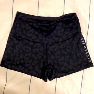 Ryderwear High Waisted Scrunch Bum Shorts - Size Small - Color Black Leopard